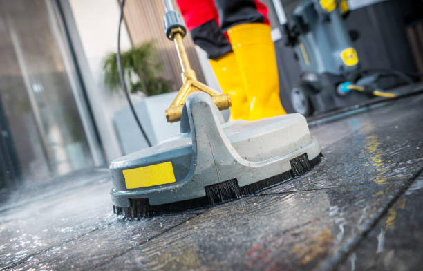 Best Deck Pressure Washing  in Falls City, OR